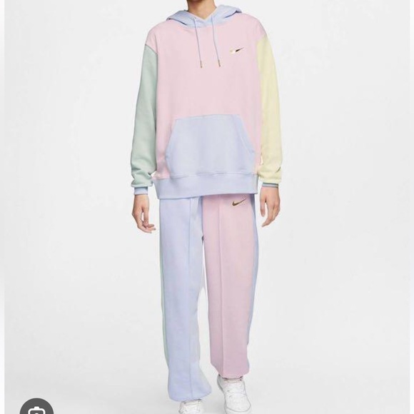 Nike pastel colorblock sweatsuit - Picture 1 of 4